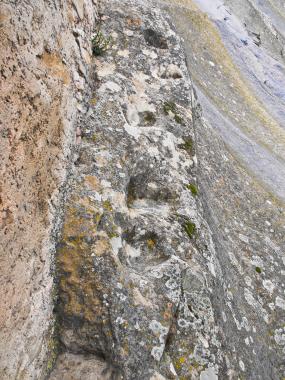 Vecchi scalini nella roccia